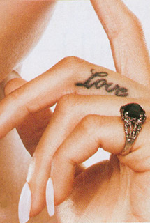Tatuaggi delle Celebrit: I tatuaggi di Rihanna