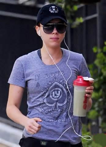 Esercizi per perdere peso: Scarlett Johansson