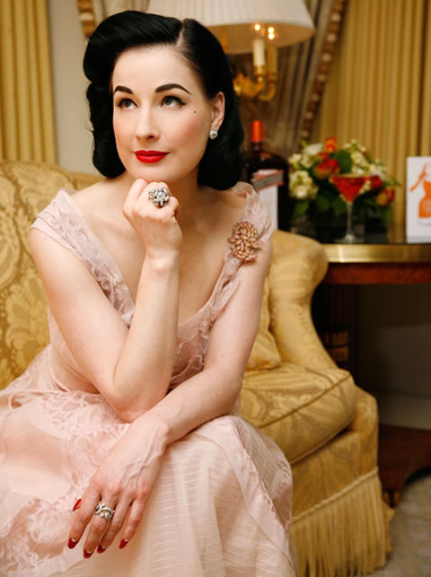 Look da star: Dita Von Teese - Look Cabaret