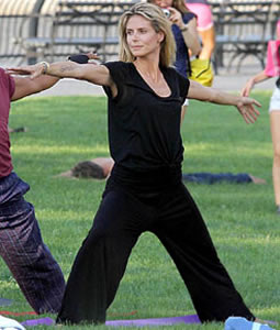 Dieta per la Gravidanza: Heidi Klum yoga