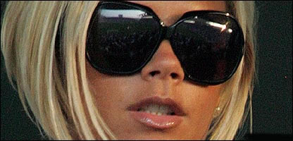 Occhiali: Victoria Beckham e gli occhiali oversize